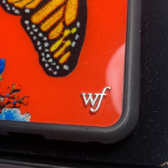 Wildflower limited edition butterfly phone case iPhone 6s Plus. - Picture 8 of 9